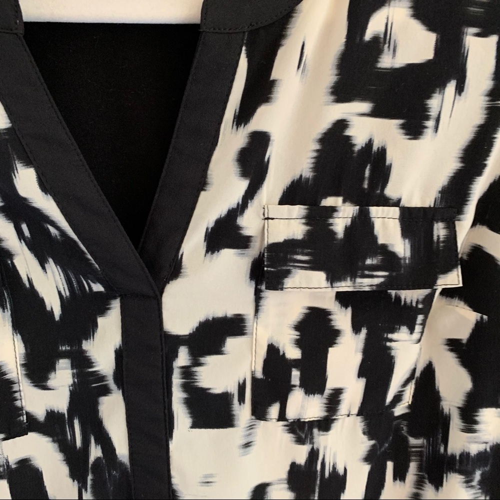 Daniel Rainn Mixed Material Abstract Tab Blouse - image 3